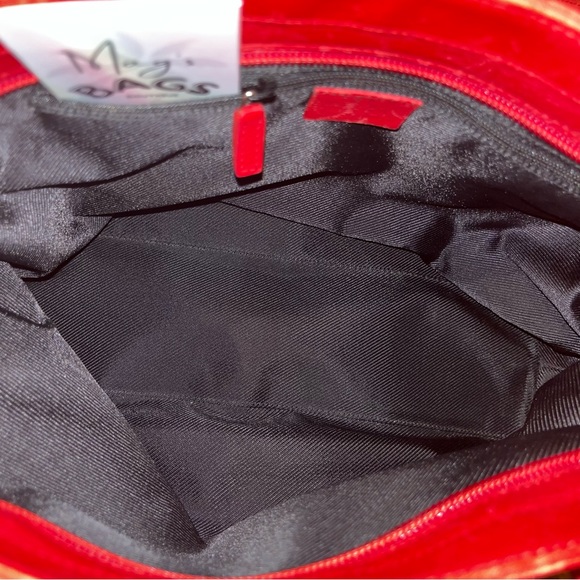 Gucci: Jacquard Monogram GG Red Leather Trimmed Tote Bag - Picture 15 of 17